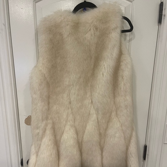 BCBG Fur Vest - Picture 7 of 8